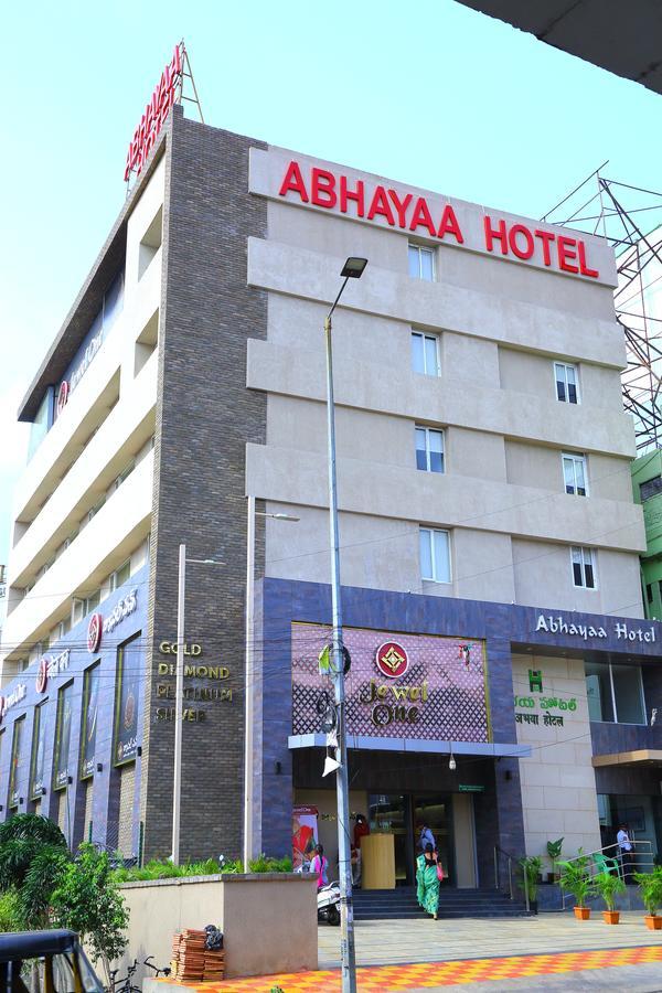 Abhayaa Hotel Вишакхапатнам Экстерьер фото